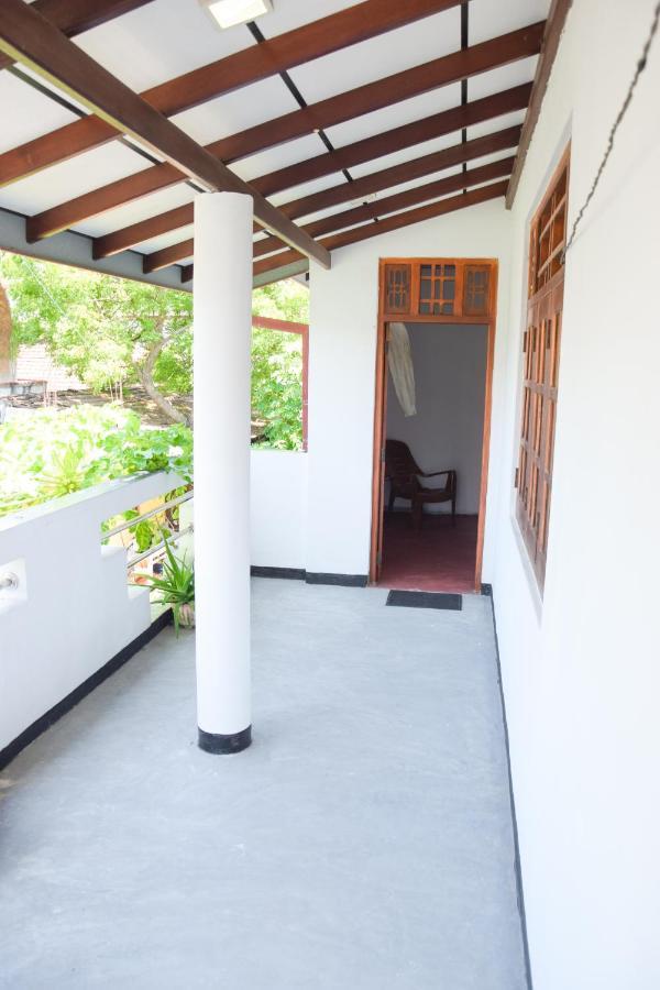 Tharaka Homestay Weligama Ngoại thất bức ảnh