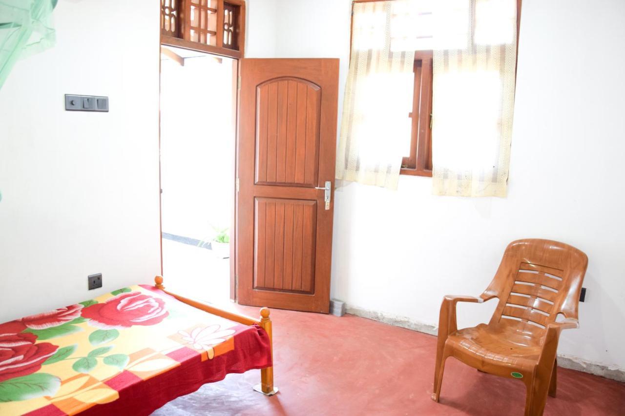 Tharaka Homestay Weligama Ngoại thất bức ảnh